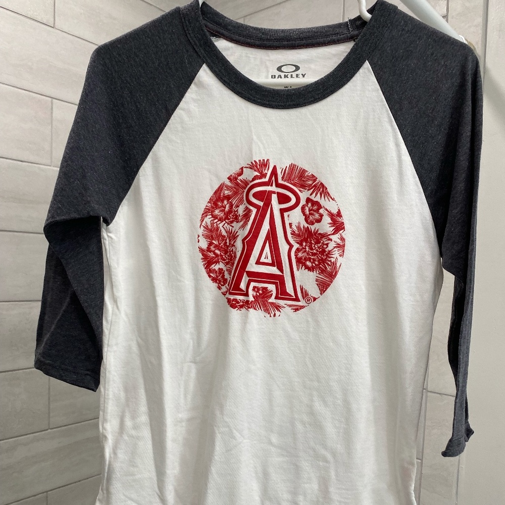 Oakley Angel's baseball t-shirt